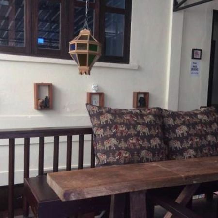 Thapae Backpackers Hostel (Adults Only) Chiang Mai Exterior photo